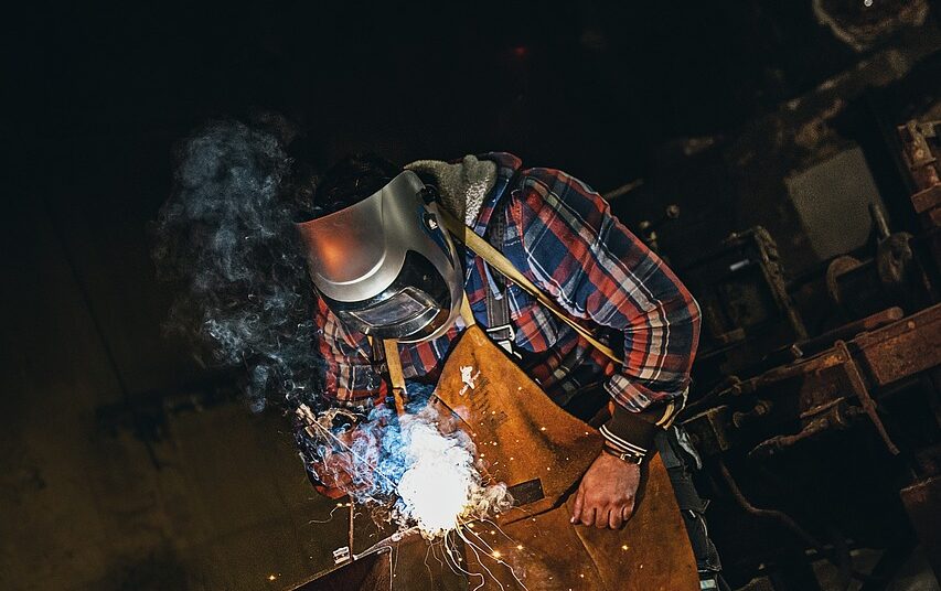 welding, welder, sparks-5116015.jpg